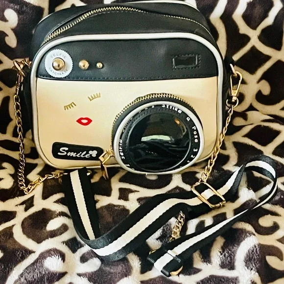 Fun and Unique Black and Cream Camera Design Crossbody Bag - Picture 2 of 4